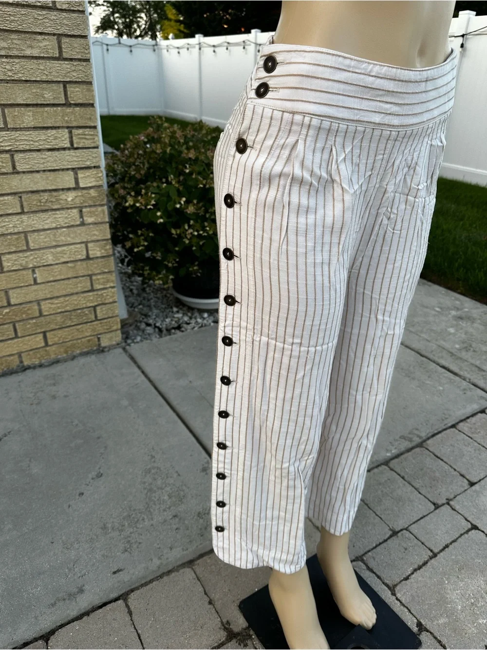 Anthropologie Cream Striped High-Waist Cropped Wide-Leg size 4